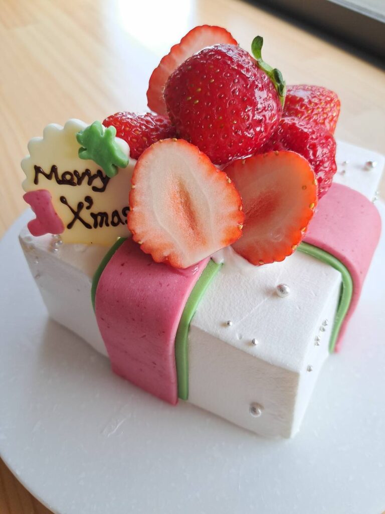 クリスマスのプレゼントボックスケーキ